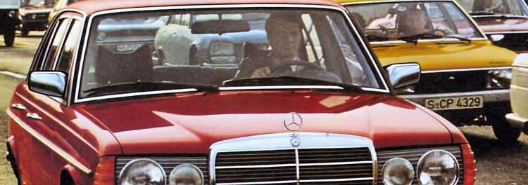02_Gesicht_in_der_Menge_-_Mit_grossem_Chromkuhlergrill__Quelle_Mercedes-Benz_Classic_Archive.jpg