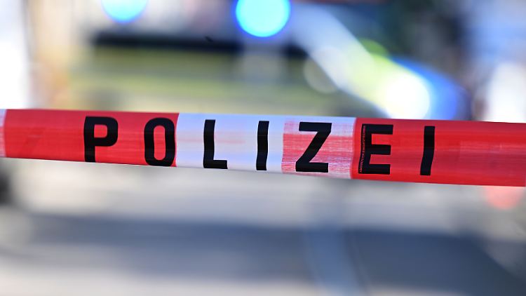 Vor einem Club in Herford soll es zum Sex der Frau mit zwei Männern gekommen sein.