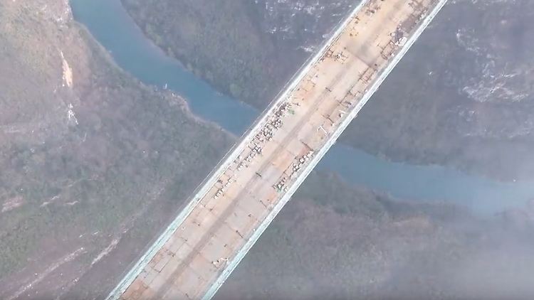 Höchste Brücke der Welt.jpg