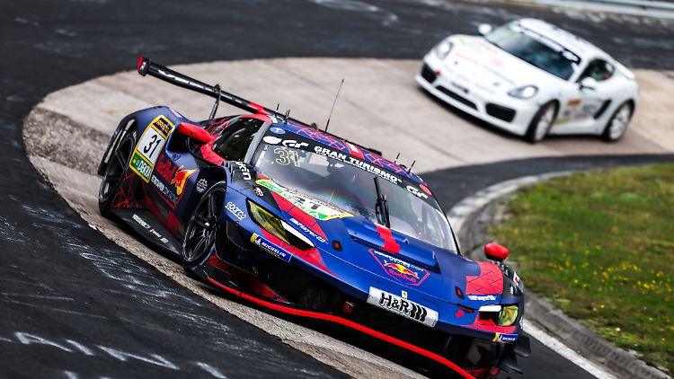 Max Verstappen flog durch die Nordschleife.