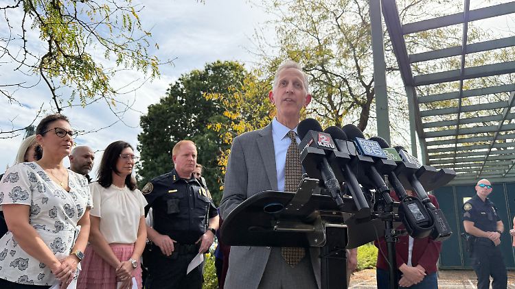 Der Bürgermeister von Portland, Keith Wilson, begründet die Gegenwehr seiner Stadt.
