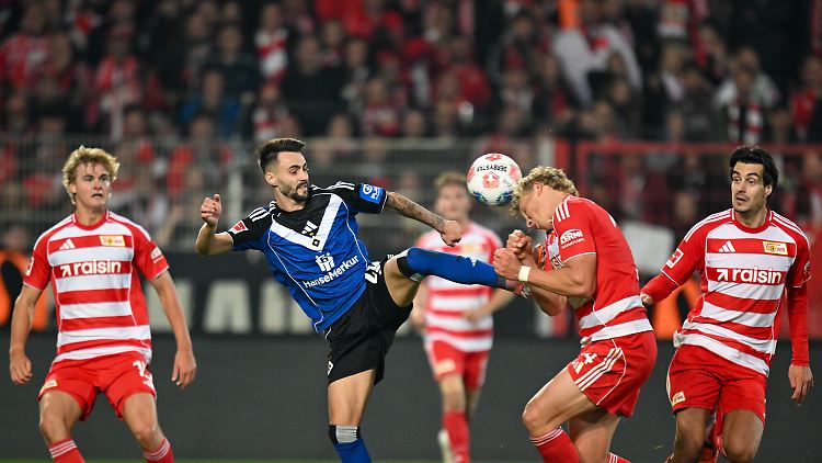 Fabio Vieira sieht Rot.