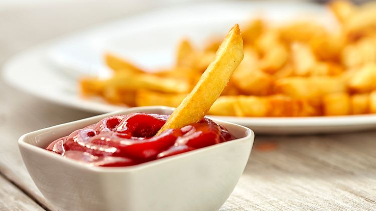 Gesunde Alternative: Die richtige Zubereitung zaubert außen knusprige, innen weiche Pommes.