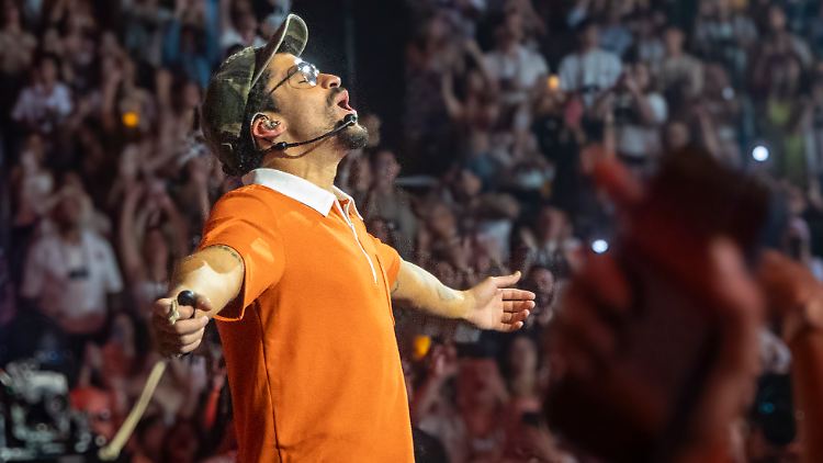 Heizt beim kommenden Super Bowl musikalisch ein: Bad Bunny. 
