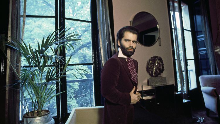 "Wenn man weit gegangen ist, sehr weit, zu weit, dann ist es schwierig, zurückzukehren. Manchmal unmöglich." (Lagerfeld in seinem Appartement im 7. Arrondissement in Paris, 1975)