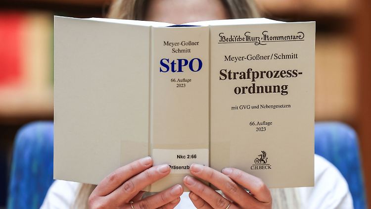 Gefunden - aber ist er oder sie auch für den jeweiligen Fall geeignet? Rechtsbeistände sollten im betreffenden Rechtsgebiet möglichst fachkundig sein. 