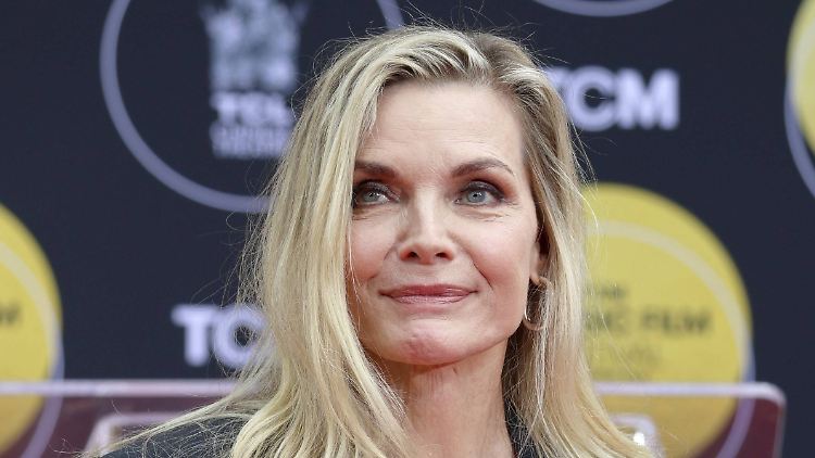 Michelle Pfeiffer hält ihr Privatleben meist aus der Öffentlichkeit heraus.