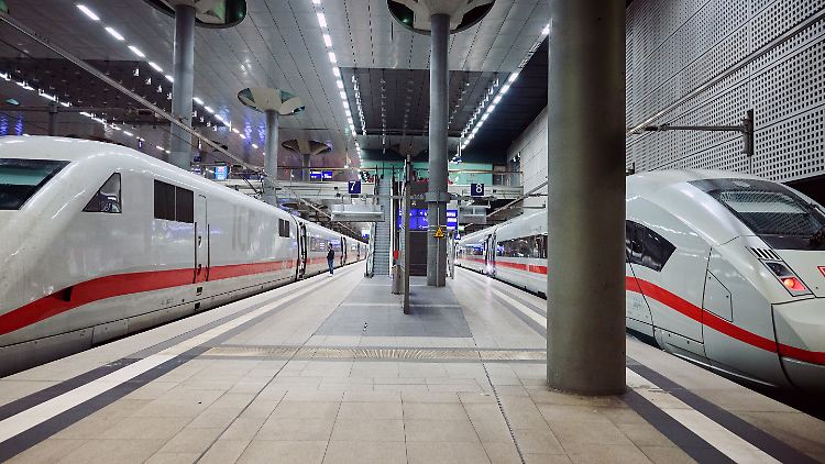 Verkehrsknoten wie der Berliner Hauptbahnhof sind völlig überlastet.