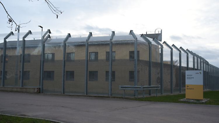 Vor dem Anschlag arbeitete A. im Maßregelvollzug Bernburg in der psychiatrischen Abteilung.