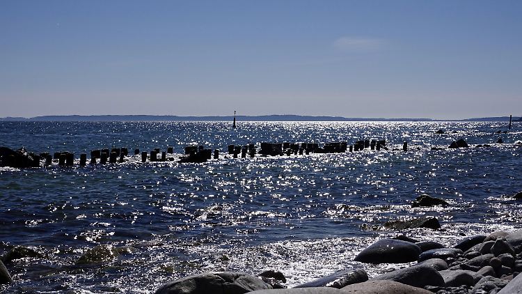Die Ostsee erhitzt sich mehr als dreimal so schnell wie die Meere im globalen Durchschnitt. Was Badende vielleicht freut, hat problematische Folgen für die Umwelt.