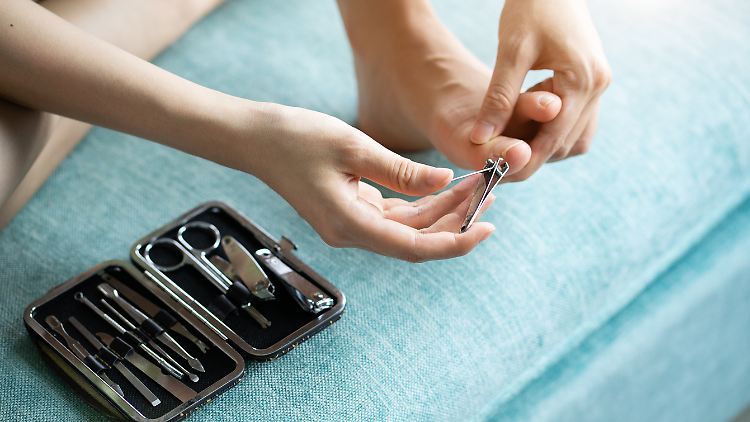 Für schöne Nägel ins Nagelstudio? Muss nicht sein. Mit diesen Sets gelingen Maniküre und Pediküre auch zu Hause