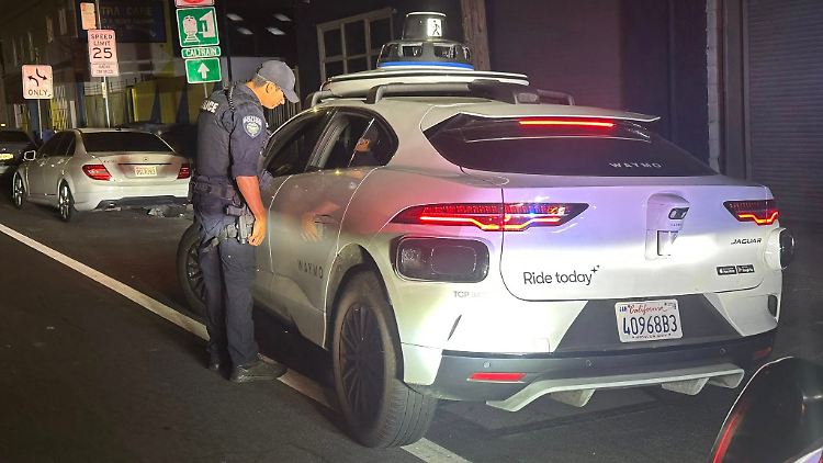 Ein illegales Wendemanöver vor den Augen der Polizei – normalerweise ein klarer Fall. 