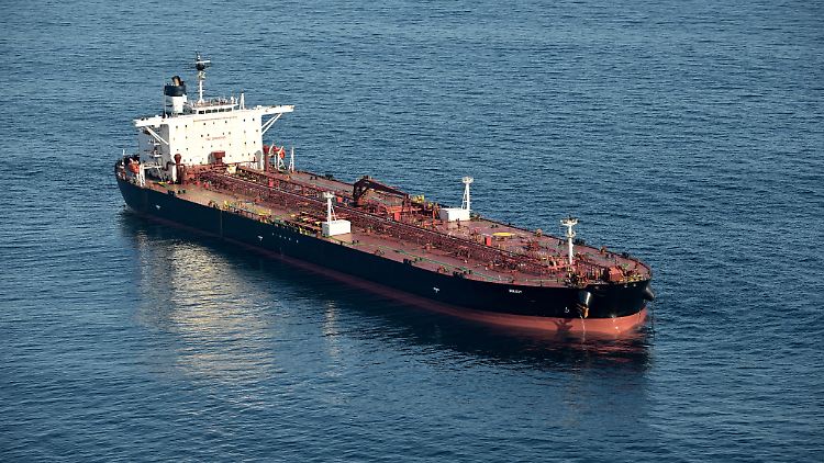 Tracking-Diensten zufolge fuhr das Schiff von Russland kommend an den Küsten Polens und Schwedens entlang weiter ins dänische Küstengebiet.