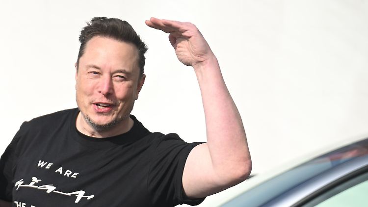 Der Tesla-Verwaltungsrat hatte das neue Vergütungspaket für Musk im vergangenen Monat vorgeschlagen. Das Paket könnte ihm Tesla-Aktien im Wert von bis zu einer Billion Dollar einbringen.