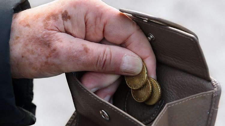 Wenig Geld im Portemonnaie: Etwa 20 Prozent der Menschen im Ruhestand müssen mit weniger als 1400 Euro im Monat auskommen.