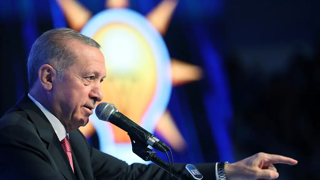 2023-04-11T142716Z-1709551373-RC2EC0AMXG7Q-RTRMADP-3-TURKEY-ELECTION-ERDOGAN-MANIFESTO