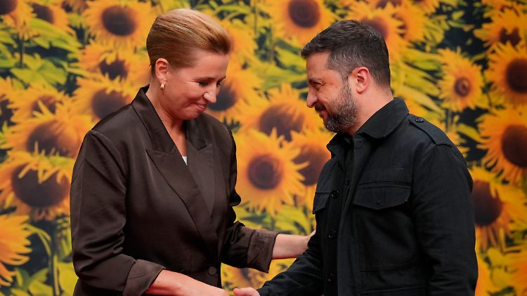 Dänemarks Regierungschefin Mette Frederiksen empfängt den ukrainischen Präsidenten Wolodymyr Selenskyj in Kopenhagen.