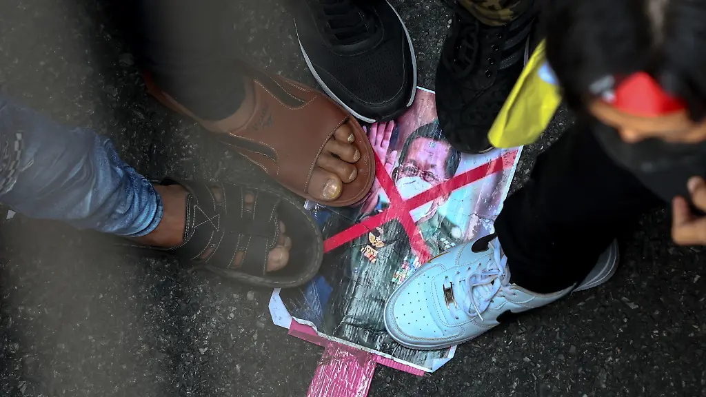 2023-02-01T073049Z-1678777356-RC242Z9EG9RS-RTRMADP-3-MYANMAR-POLITICS-COUP-THAILAND