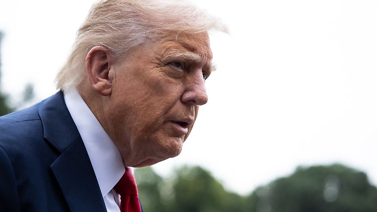 "Eine beispiellose Gelegenheit" nennt Trump die Haushaltssperre. 