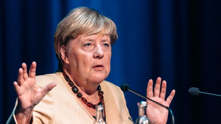 Populistische Bewegungen seien nicht nur ein Phänomen der neuen Bundesländer, sagt Merkel. 