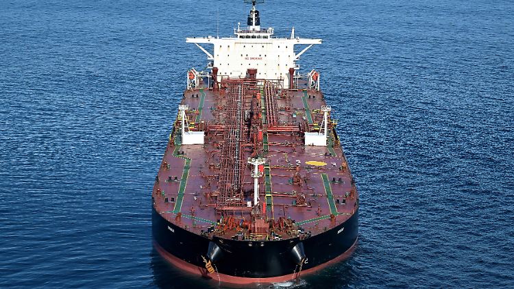 Unklar ist, ob das Schiff als Basis für diverse Drohnen-Starts diente.