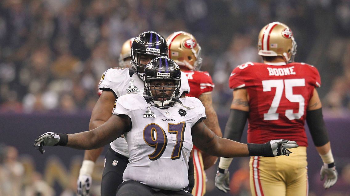 Jones nach dem Sack gegen Kapernick.