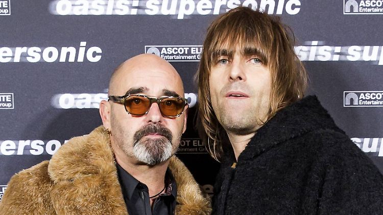 Paul Arthurs, genannt "Bonehead", wird Liam Gallagher eine Weile lang nicht begleiten können. 