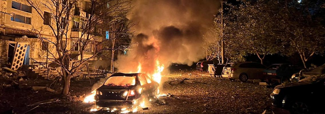 2025-10-05T045119Z_219712240_RC2G5HAKBF7X_RTRMADP_3_UKRAINE-CRISIS-ATTACK-ZAPORIZHZHIA.JPG