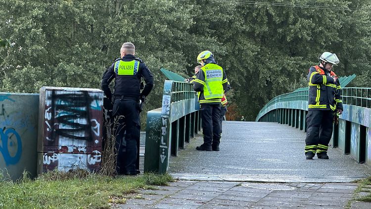 Der Junge lag schwer verletzt auf den Gleisen und starb kurz darauf.