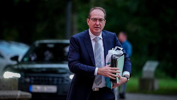 Alexander Dobrindt hatte die direkten Gespräche mit den Taliban bereits im Vorfeld angekündigt.
