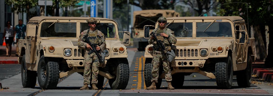 2025-10-02T214747Z_1311020325_RC255FA15V4C_RTRMADP_3_USA-TRUMP-OREGON-NATIONAL-GUARD.JPG