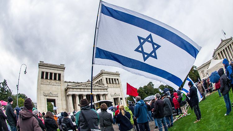Die israelische Flagge: Der Bundesverband Rias dokumentiert antisemitische Vorfälle in Deutschland.