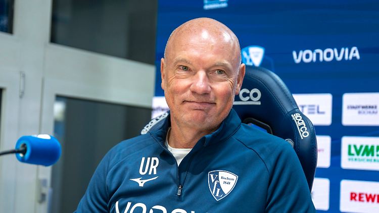 Uwe Rösler stellt sich beim VfL Bochum vor.