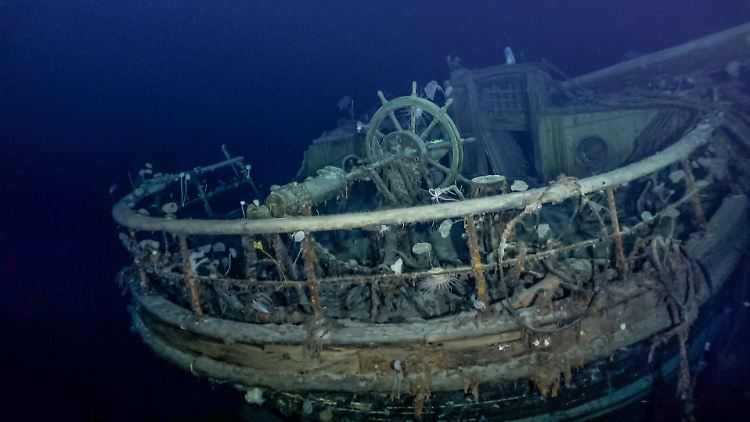Erst mehr als 100 Jahre nach ihrem Untergang, im Jahr 2022, wurde die "Endurance" gefunden. Hier zu sehen: Reling, Steuerrad und Achterdeck des Schiffswracks.