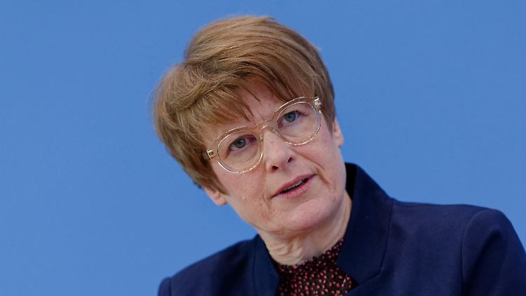 Die Wirtschaftsweise Veronika Grimm gehört neben den Ökonomen Justus Haucap, Stefan Kolev und Volker Wieland dem Beraterkreis Wirtschaft von Bundeswirtschaftsministerin Katherina Reiche an.