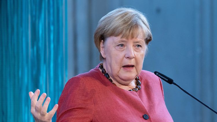 Die Corona-Pandemie könnte Putins Entscheidung mitbeeinflusst haben, die Ukraine anzugreifen, sagte Altkanzlerin Merkel.
