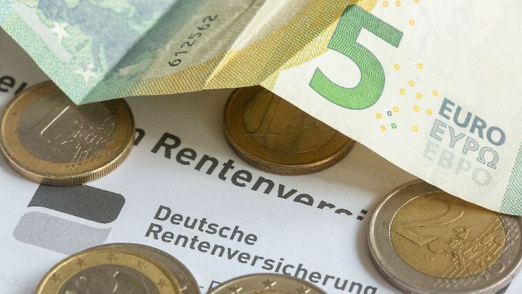 Auch in Sachsen müssen immer mehr Rentnerinnen und Rentner Einkommensteuer zahlen (Symbolbild). 