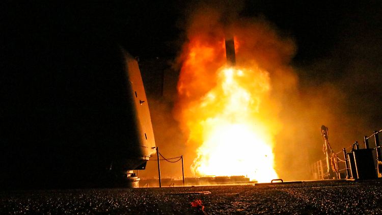 Der russische Präsident Putin warnt die USA vor einer Lieferung von Tomahawks an die Ukraine. 