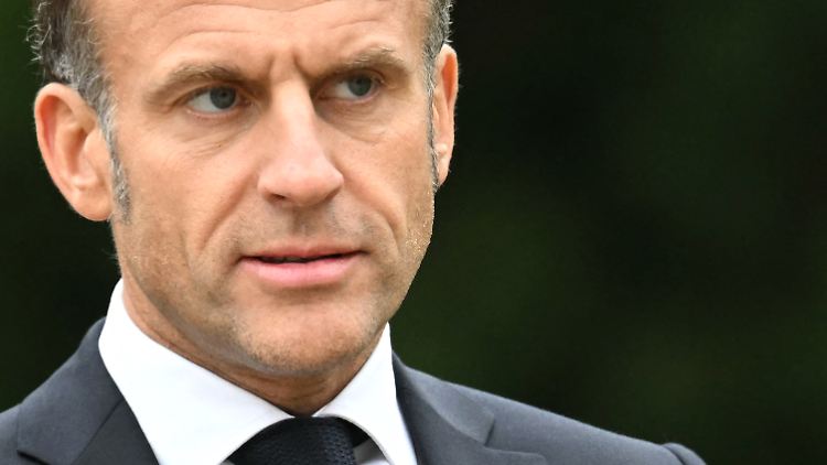 Einen Rücktritt hat Macron in den vergangenen Monaten wiederholt ausgeschlossen.