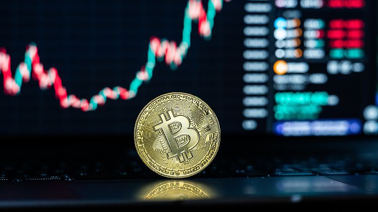 Die US-Notenbank wehrt sich bisher gegen Bitcoin, während die Regierung eine nationale Bitcoin-Reserve angelegt hat