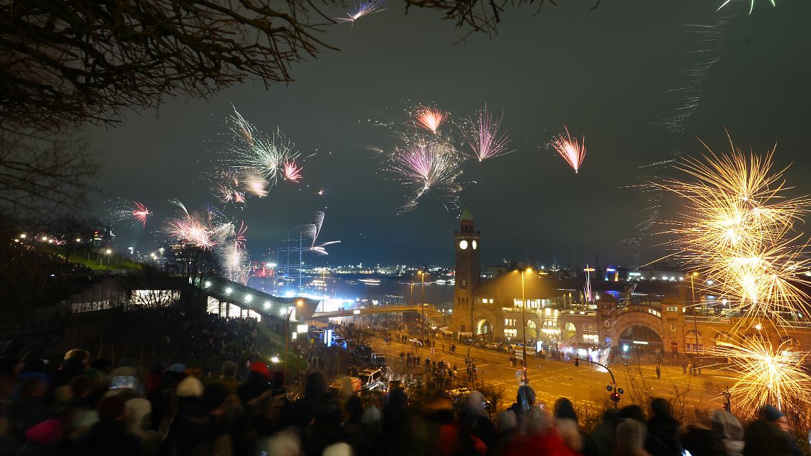 Silvesterparty im TV aus Hamburg - das gibt es in diesem Jahr das erste Mal.