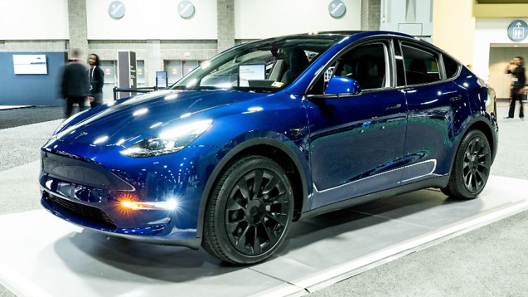 Unter anderem mit einem abgespeckten Modell Y will Tesla verlorene Marktanteile zurückgewinnen. Für Europa sind Experten allerdings skeptisch. 