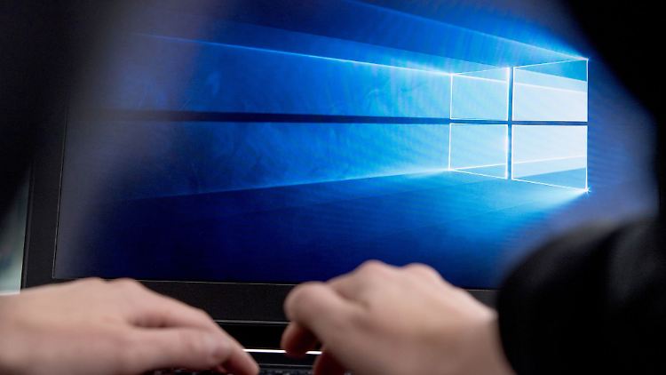 Wer noch Windows 10 nutzt, muss jetzt etwas unternehmen, um weiter sicher online gehen zu können.