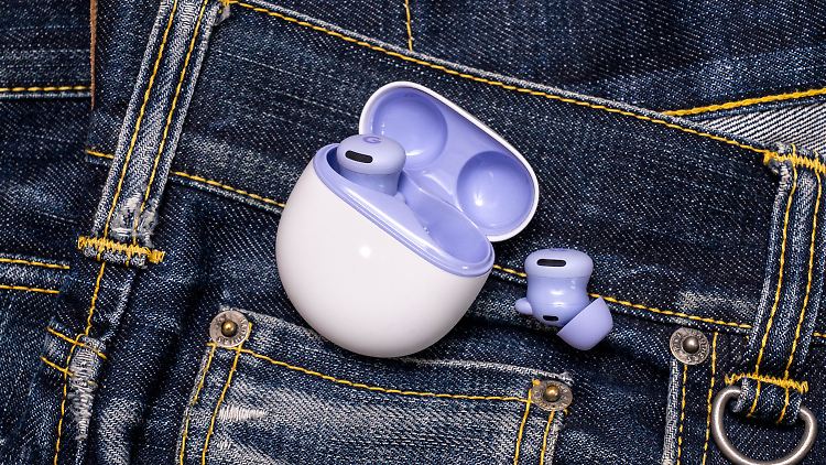 Nur wenige Ohrhörer haben eine so kompakte Ladebox wie die Pixel Buds 2a.