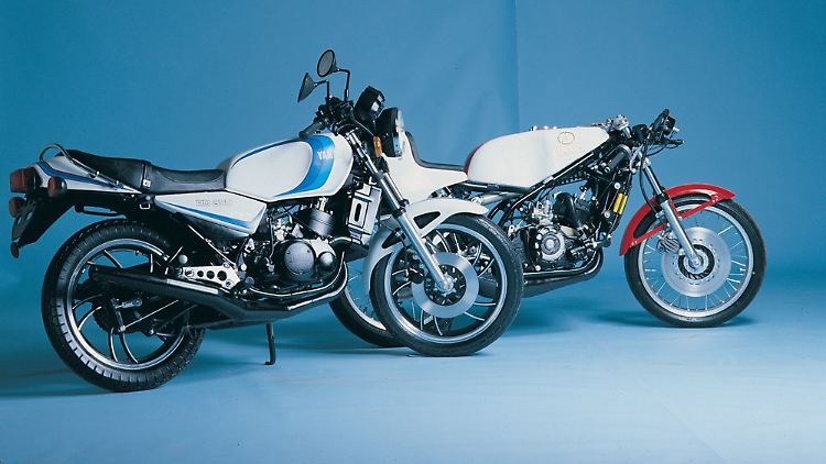 Meilensteine in der Yamaha-Entwicklung: die 1980 präsentierten Modelle RD 250 LC und RD 350 LC.