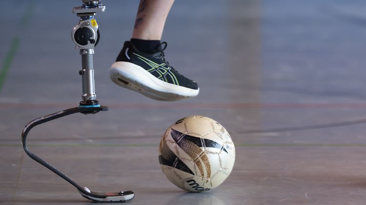 Die Prothesen von Ottobock helfen Menschen mit Behinderung - unter anderem beim Sport.