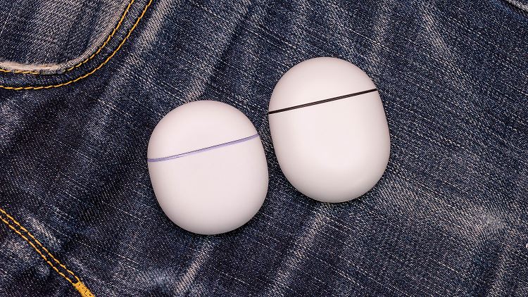 O estojo de carregamento do Pixel Buds 2a é muito menor que o do Pro 2.