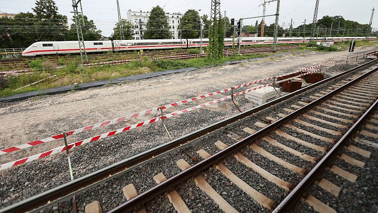 Die Baukosten für den neuen Bahnhof werden mindestens 550 Millionen Euro betragen. 