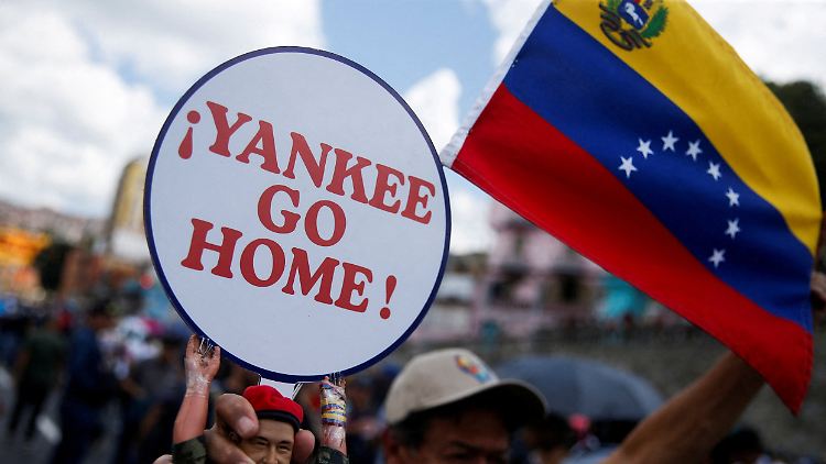 Demonstranten auf einer Kundgebung zur Unterstützung des venezolanischen Machthabers Nicolás Maduro.