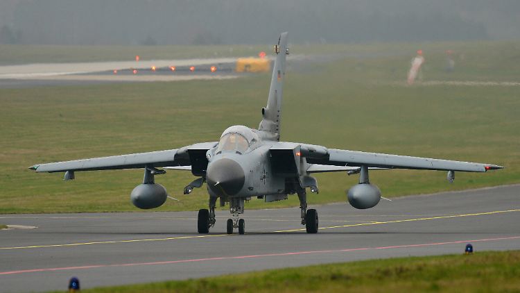 Drei Tornados werden aus Deutschland entsendet.